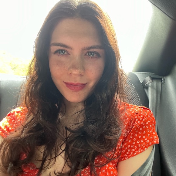 Meet your Posher, Kim - Picture 3 of 3